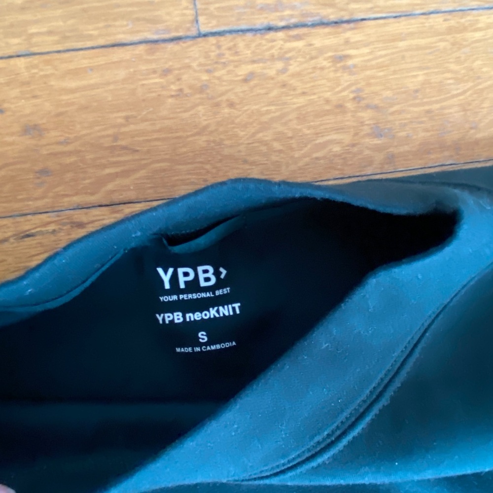 Abercrombie YPB NeoKnit Cropped Crew Sweatshirt - Picture 3 of 5